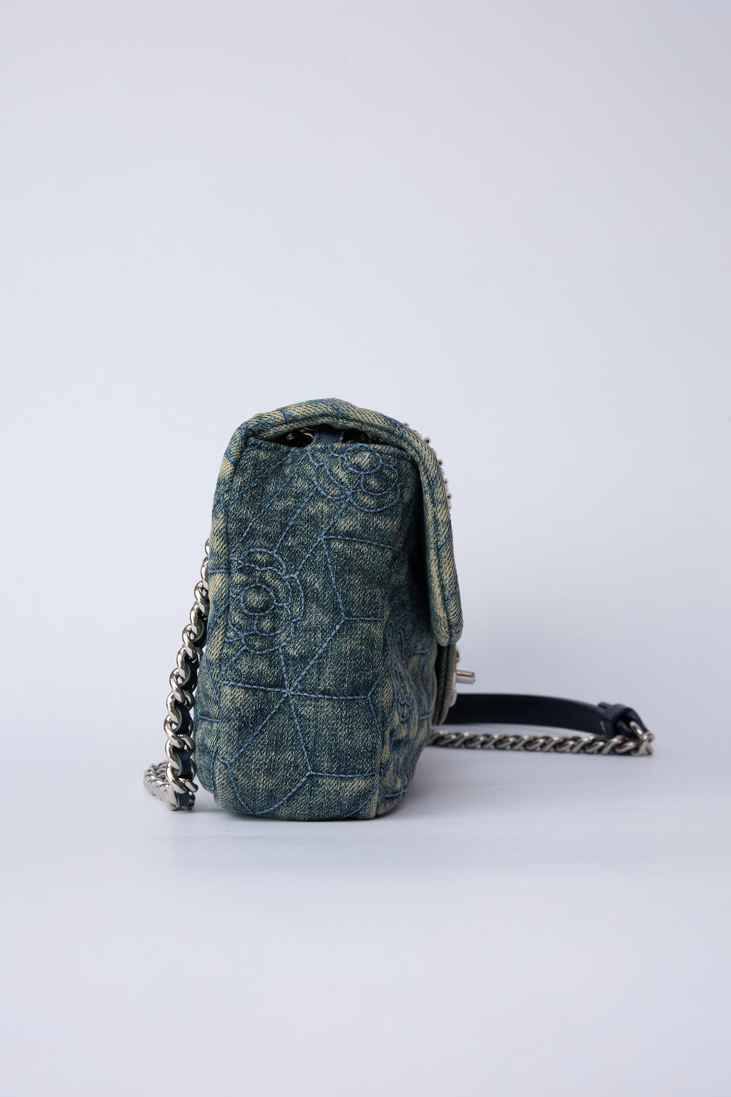 CHANEL DENIM CAMELLIA FLAP