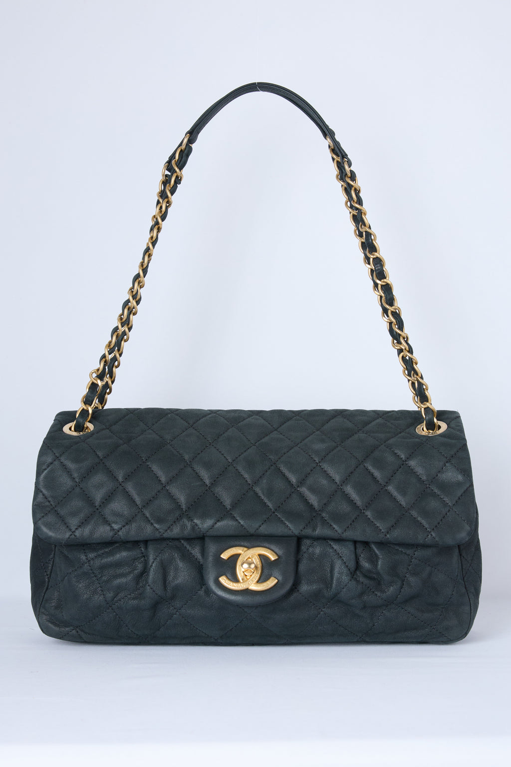CHANEL CHIC QUILT FLAP