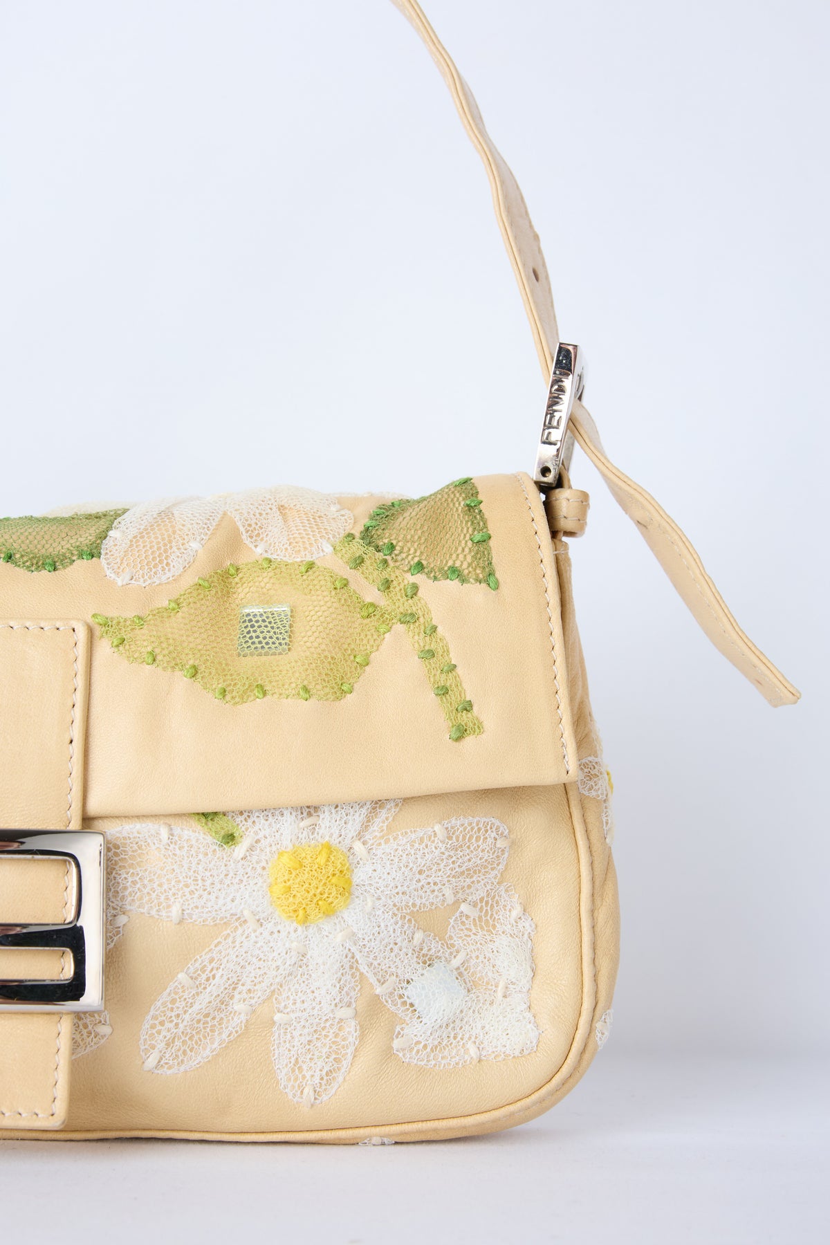 FENDI BEIGE LEATHER DAISY BAGUETTE