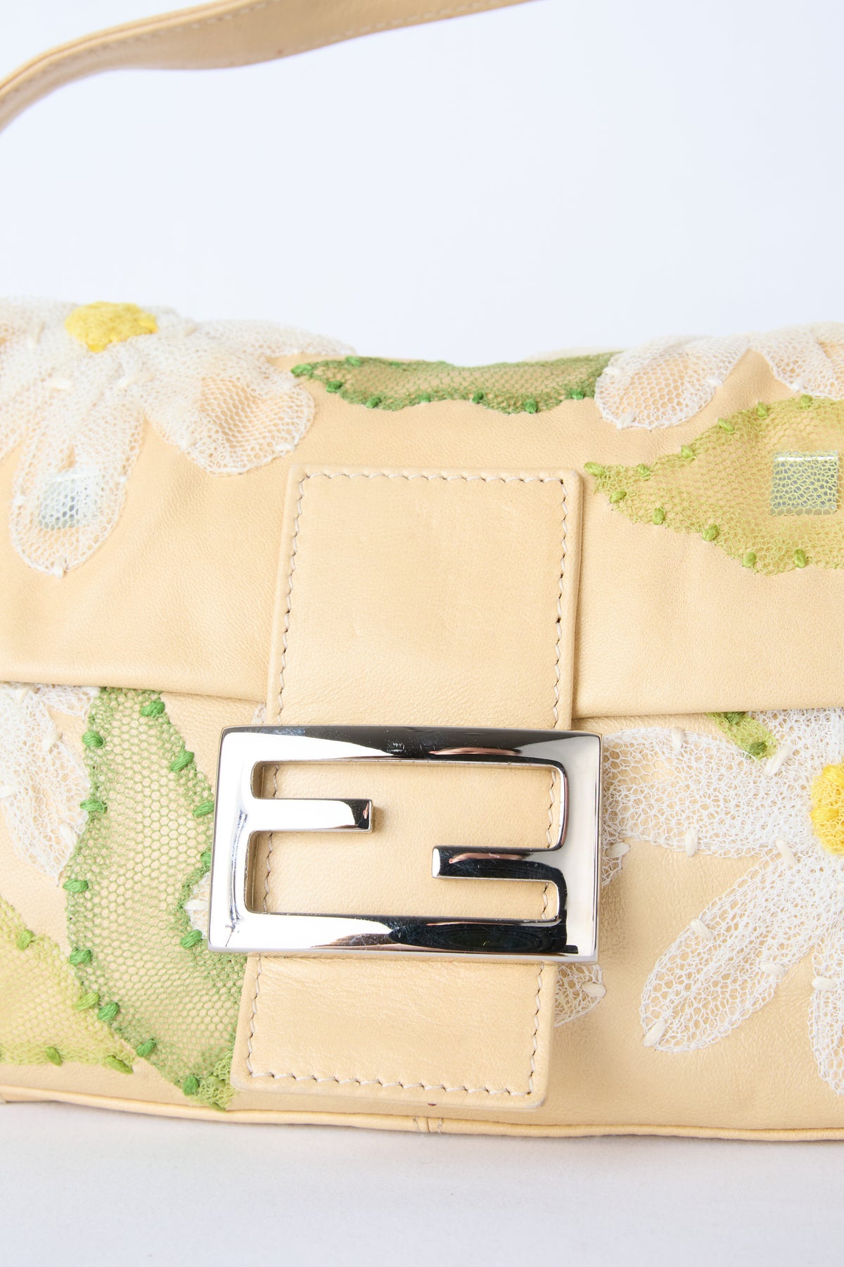 FENDI BEIGE LEATHER DAISY BAGUETTE
