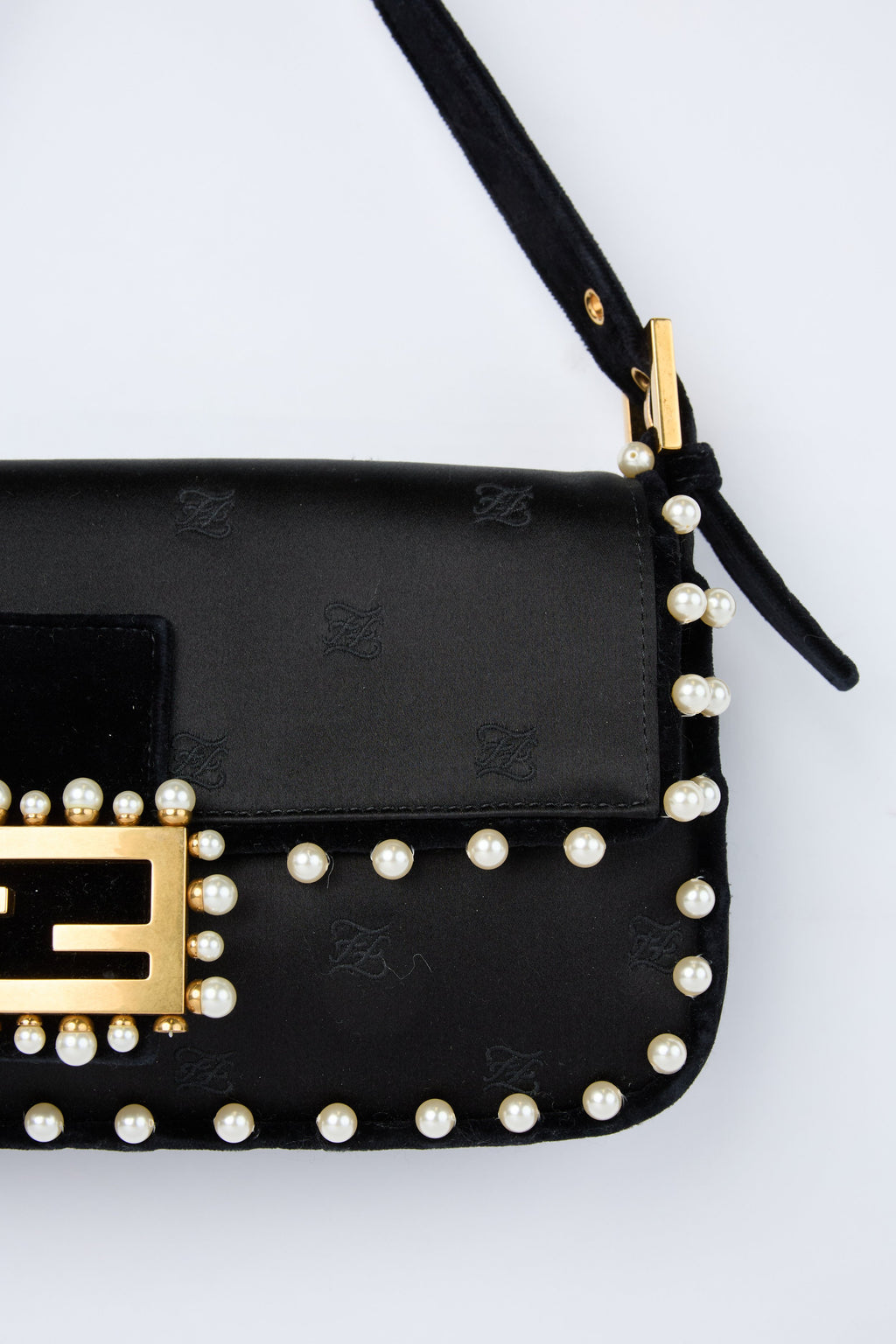 FENDI PEARL BAGUETTE
